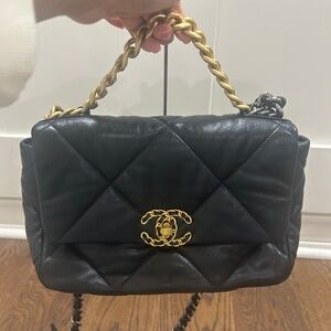 Chanel 19